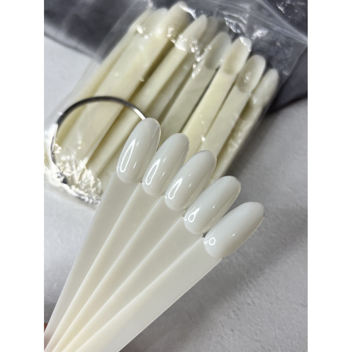 Купить Палитра веерная МИНДАЛЬ молочная  на 50 оттенков - По Лучший Ценам в РБ. |на dixnail.by ✅